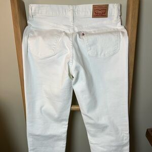 Women’s Levi’s White Jeans, Size 8M